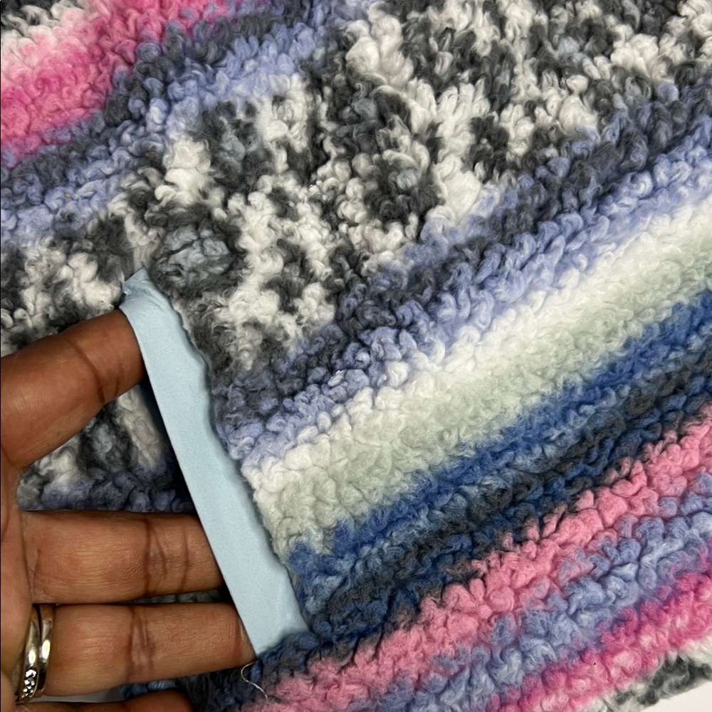 Hurley Cozy Striped Fleece Girls (size 4/5) - Picture 4 of 11